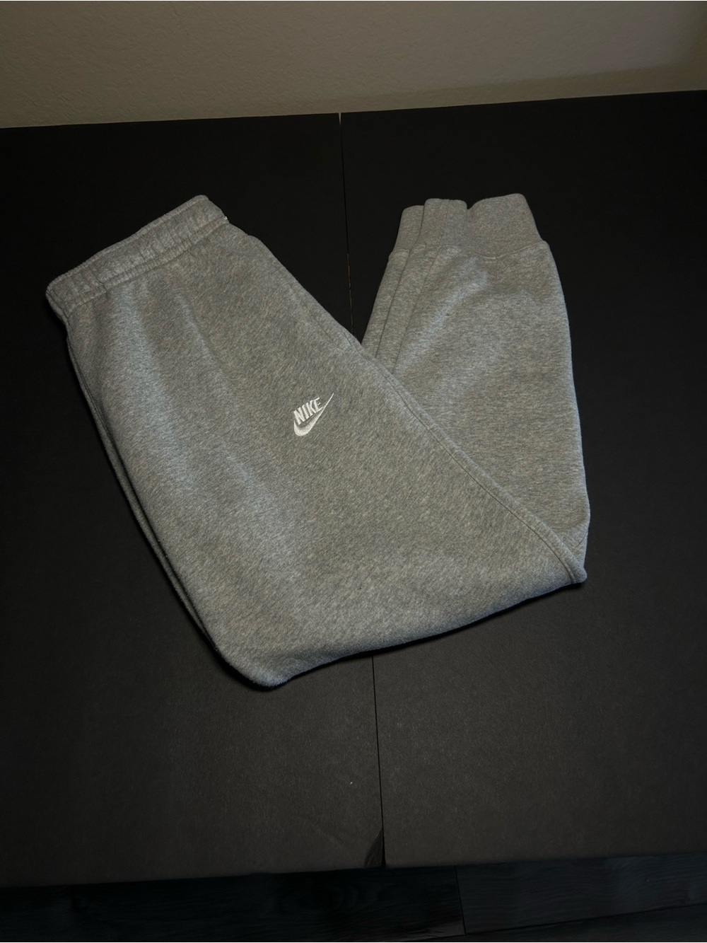 Kids Medium Nike Gray Sweatpants